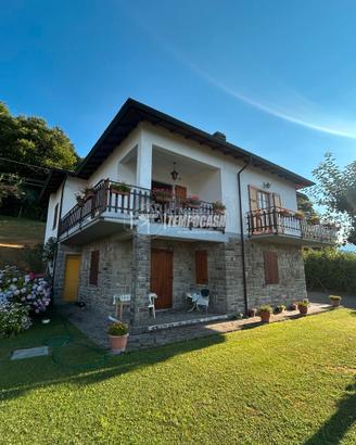 Casa indipendente a Corniglio 5 locali