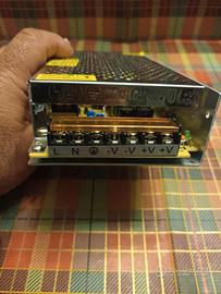 Alimentatore switching * Mai usato * Nuovo