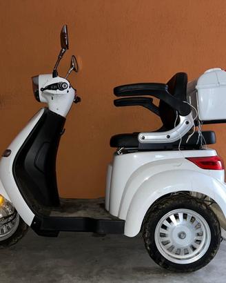 Scooter elettrico per anziani o disabili