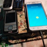 vecchi telefoni per collezioni 