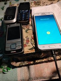 vecchi telefoni per collezioni 