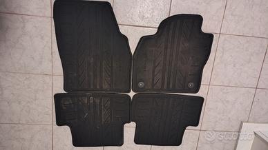 SEAT ARONA VASCA  BAULE/TAPPETINI