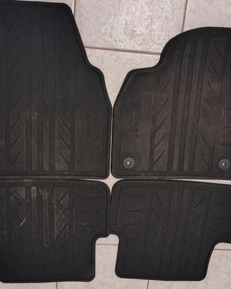 SEAT ARONA VASCA  BAULE/TAPPETINI