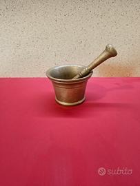 Mortaio vintage in ottone