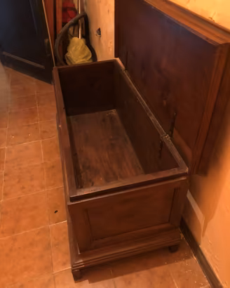 Cassapanca in noce