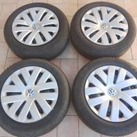 4 ruote 15" cerchi in ferro e copricerchi VW