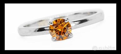 Anello Oro 18 kt Diamante naturale Fancy Arancione