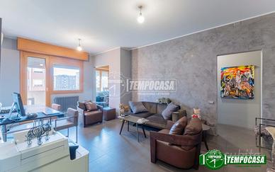 TRILOCALE CON BOX E CANTINA