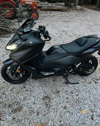 Tmax 560 2024
