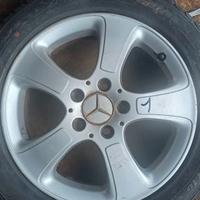 Cerchi in lega e gomme invernali Mercedes Classe A