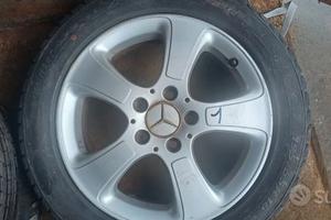Cerchi in lega e gomme invernali Mercedes Classe A