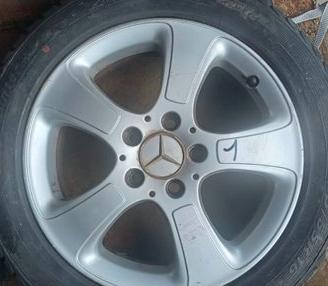 Cerchi in lega e gomme invernali Mercedes Classe A