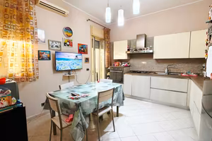 4 vani luminoso con garage e posto auto