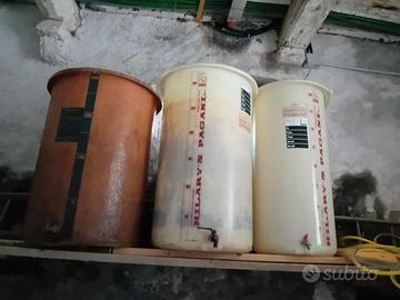 BOTTI IN VETRORESINA PER VINO