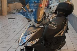 Kymco Agility 125 R16 Plus solo 2.200 km