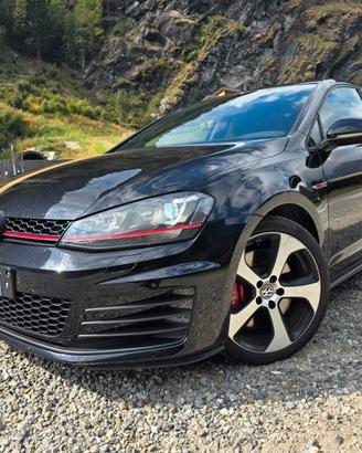 Volkswagen Golf GTI Performance 2.0 TSI DSG 5p. Bl