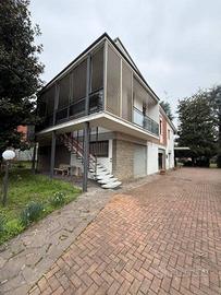 CASA INDIPENDENTE CON DUE APPARTAMENTI A BASTIGLIA