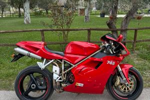 Ducati 748 s desmoquattro
