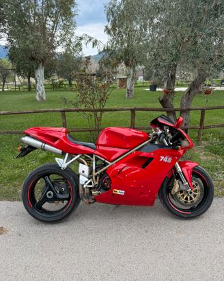 Ducati 748 s desmoquattro