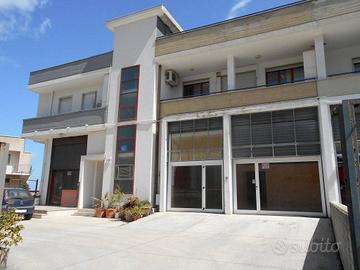 Negozio a Noci, via Giuseppe Di Vittorio, 4 locali