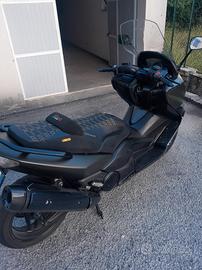 Yamaha Tmax 