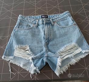 pantaloncini corti