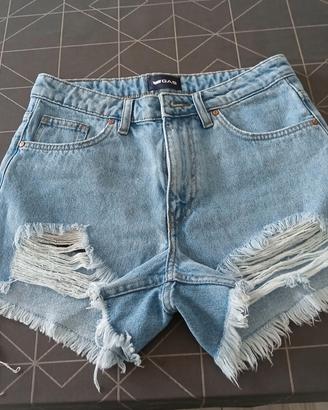 pantaloncini corti