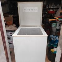 Congelatore a pozzetto 