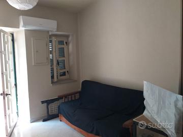 Mese Luglio - Casetta vicino al mare