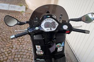Vespa gts 300