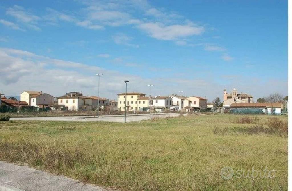 Immobile in asta di 16183 m² a Foligno - Vista 4