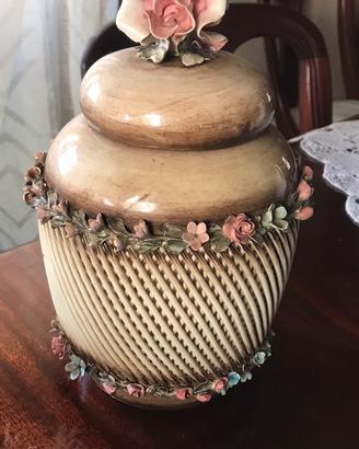 Vaso in porcellana Capodimonte