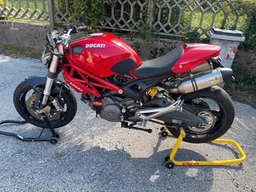 ducati monster 696 plus