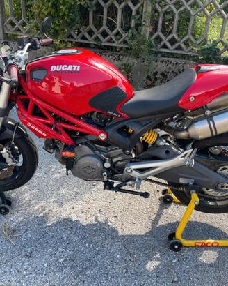 ducati monster 696 plus