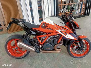KTM 1290 super duke R 