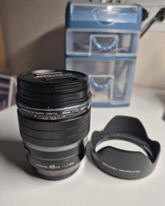 obiettivo Olympus 45mm 1.2 pro