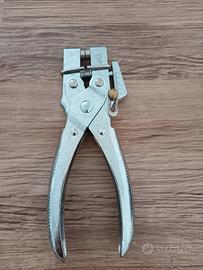 Pinza occhiellatrice