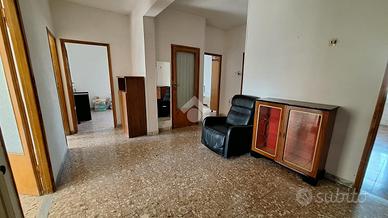 5 LOCALI A COLLEFERRO