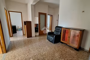5 LOCALI A COLLEFERRO
