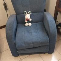 Poltrona elettrica per anziani a 2 motori.