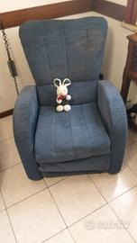 Poltrona elettrica per anziani a 2 motori.