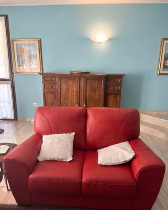 Divano 2 posti in pelle/ecopelle colore rosso vivo