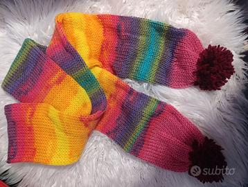 Sciarpa multicolore con pompon, handmade