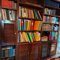 libreria con vano scarpiera legno noce massello