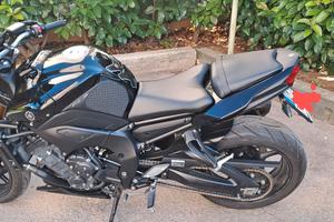 YAMAHA FZ8