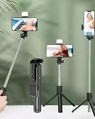 Treppiede portatile telescopico per selfie