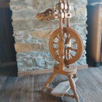 ARCOLAIO ANTICO IN LEGNO