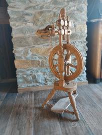 ARCOLAIO ANTICO IN LEGNO