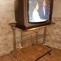 Televisore a colori Graetz con carrello (vintage)