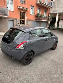 Lancia Y